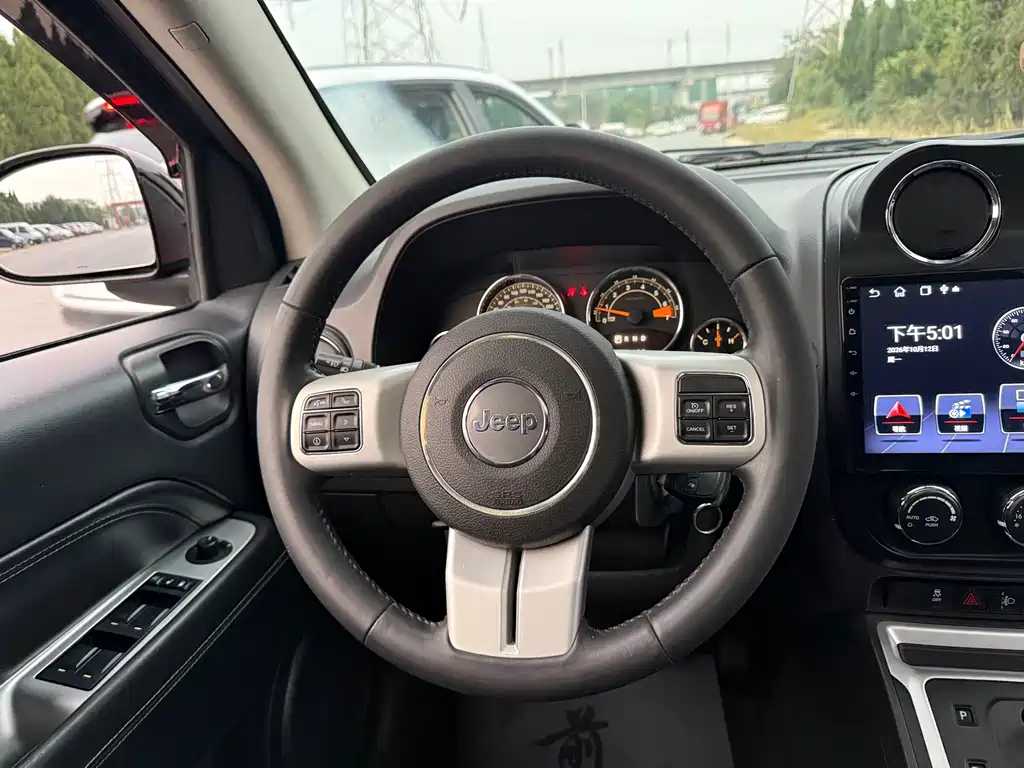 Jeep Compass (Import) — миниатюра 12