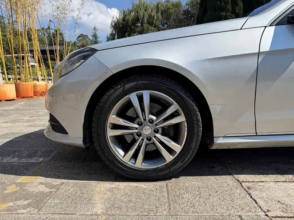 Mercedes-Benz E-Class — миниатюра 10