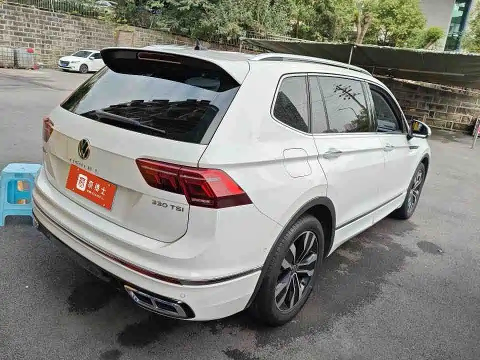 Volkswagen Tiguan L — миниатюра 8