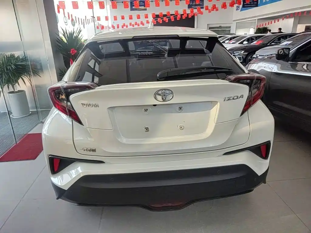 Toyota IZOA — миниатюра 6