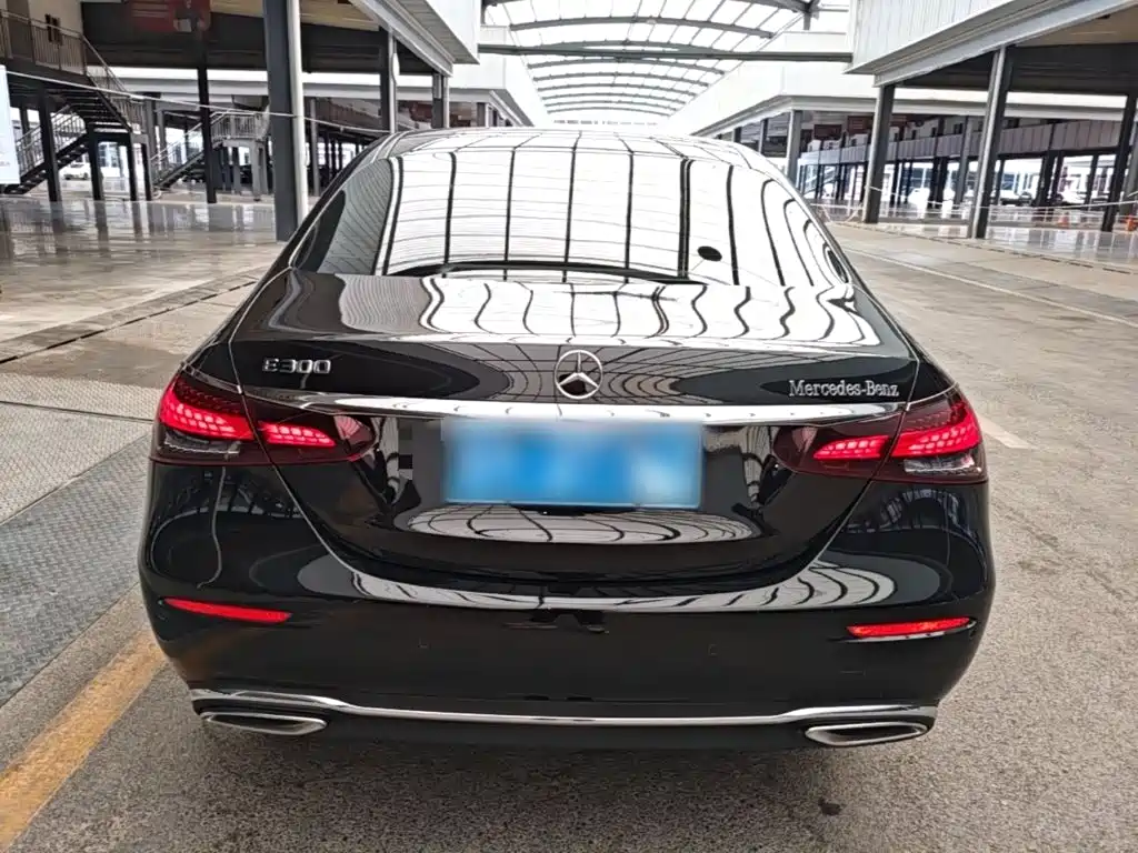 Mercedes-Benz E-Class — миниатюра 6