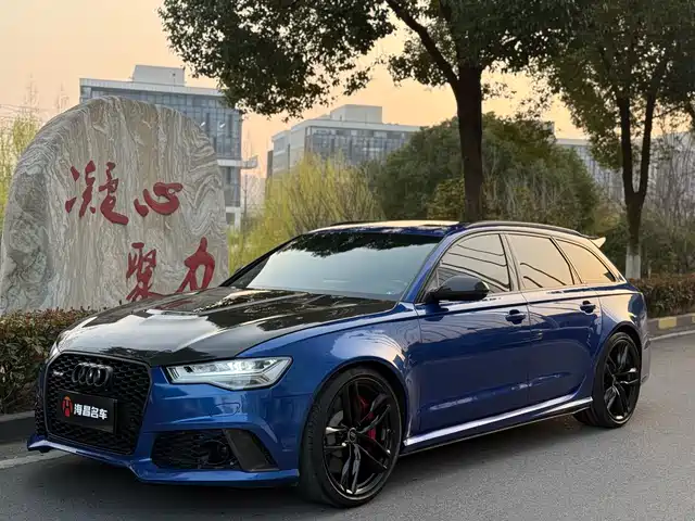 AUDI RS 6