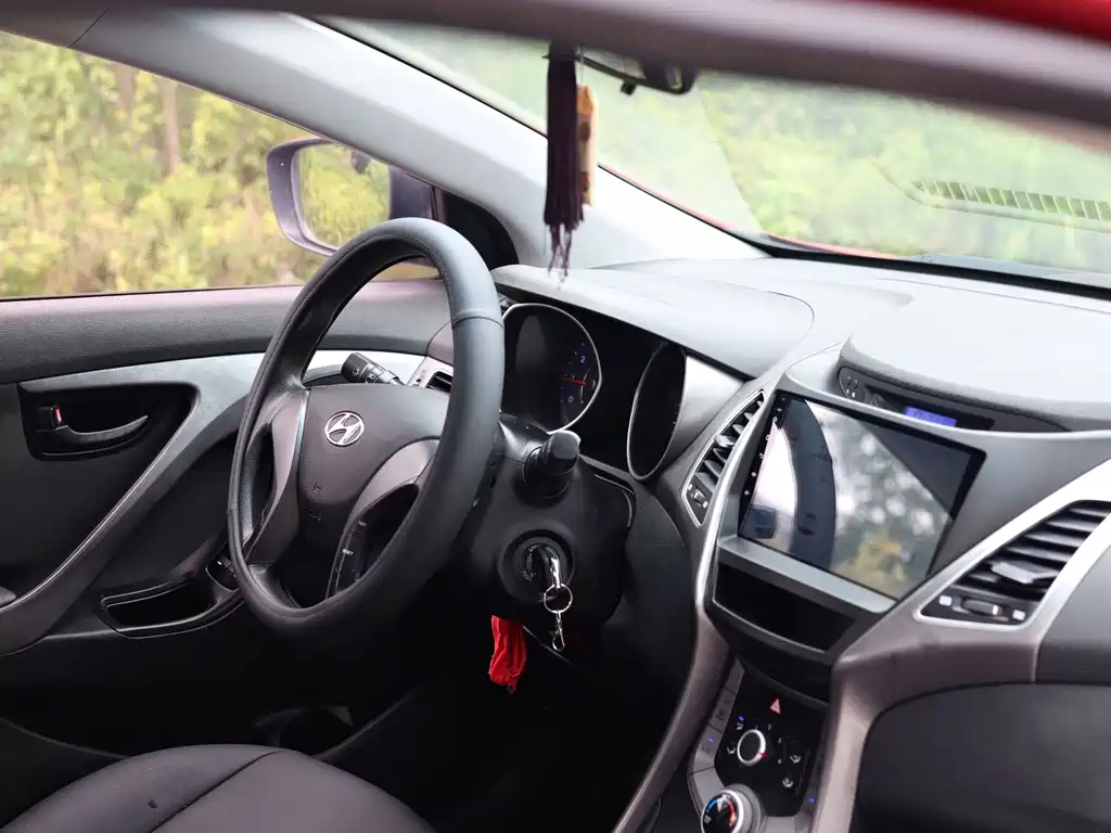Hyundai Elantra Langdong — миниатюра 22