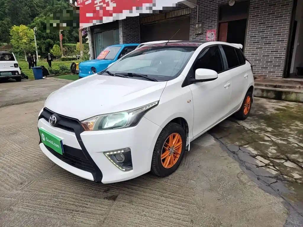 Toyota Yaris L — миниатюра 2
