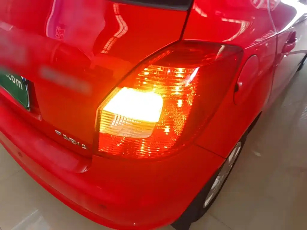 Skoda Fabia — миниатюра 8