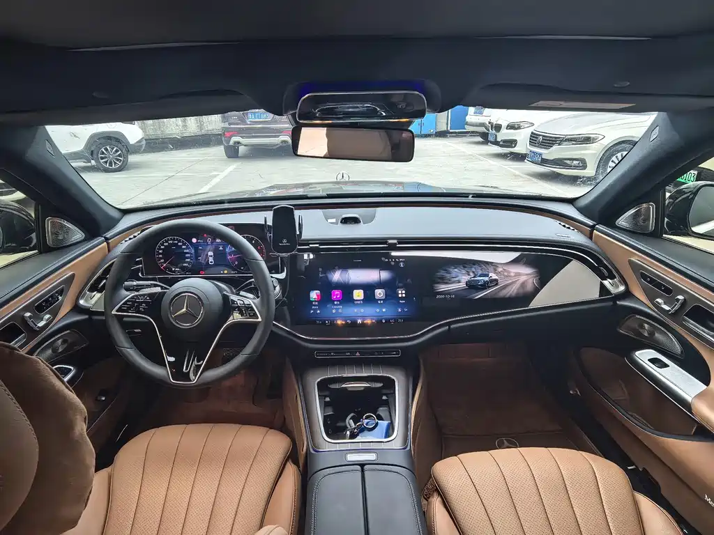 Mercedes-Benz E-Class — миниатюра 13
