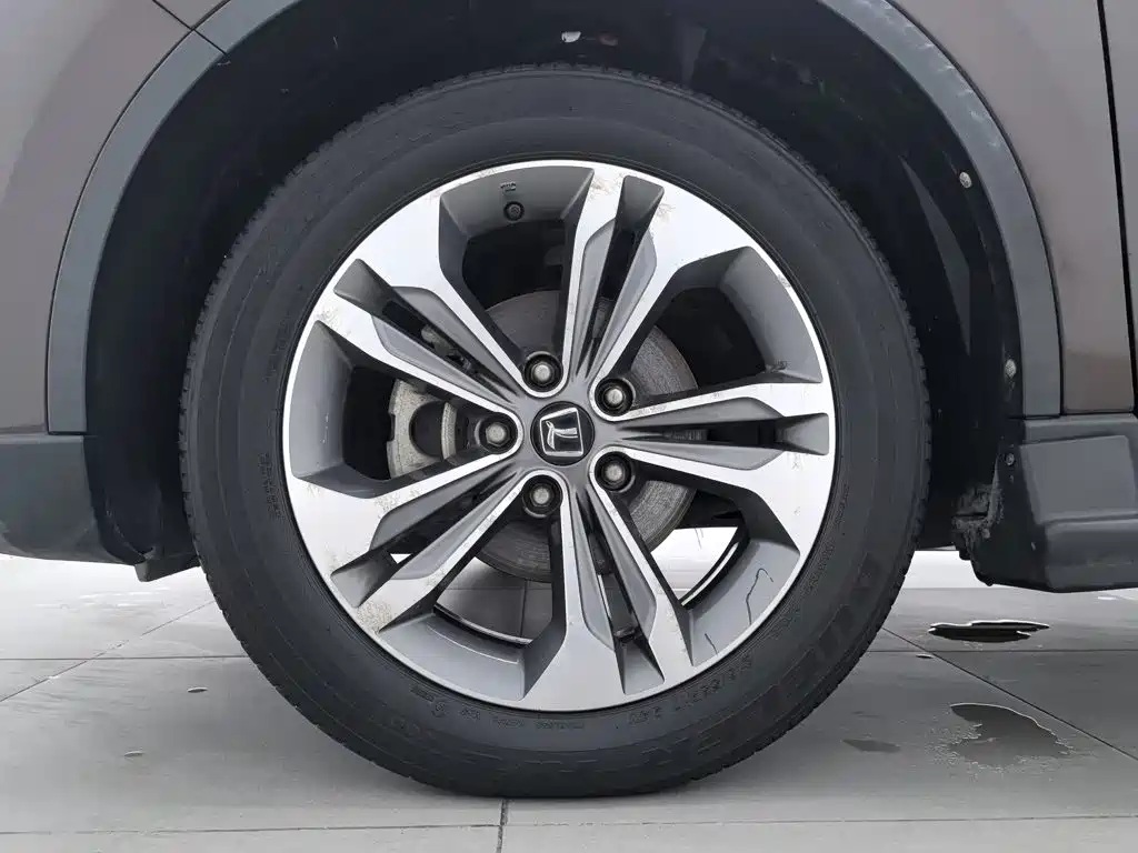 Luxgen U6 — миниатюра 17