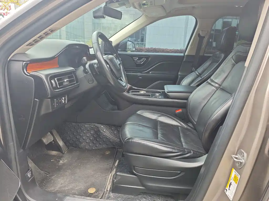 Lincoln Aviator — миниатюра 7