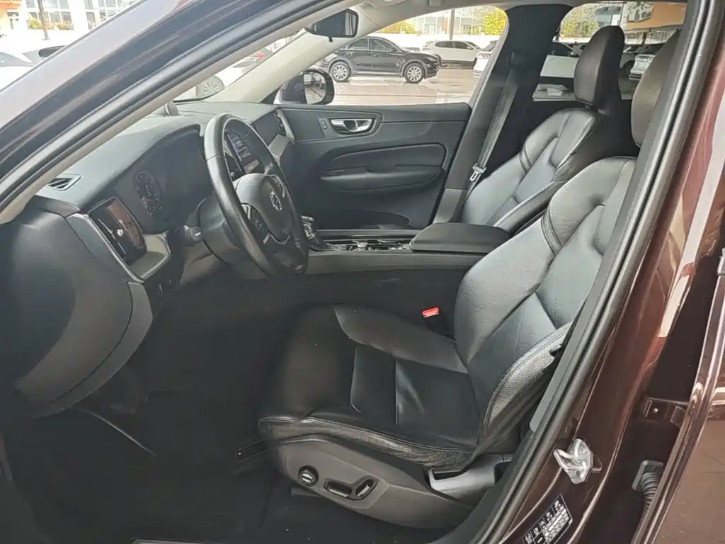 Volvo XC60 — миниатюра 15