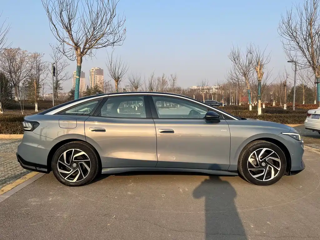 VOLKSWAGEN ID.7 VIZZION