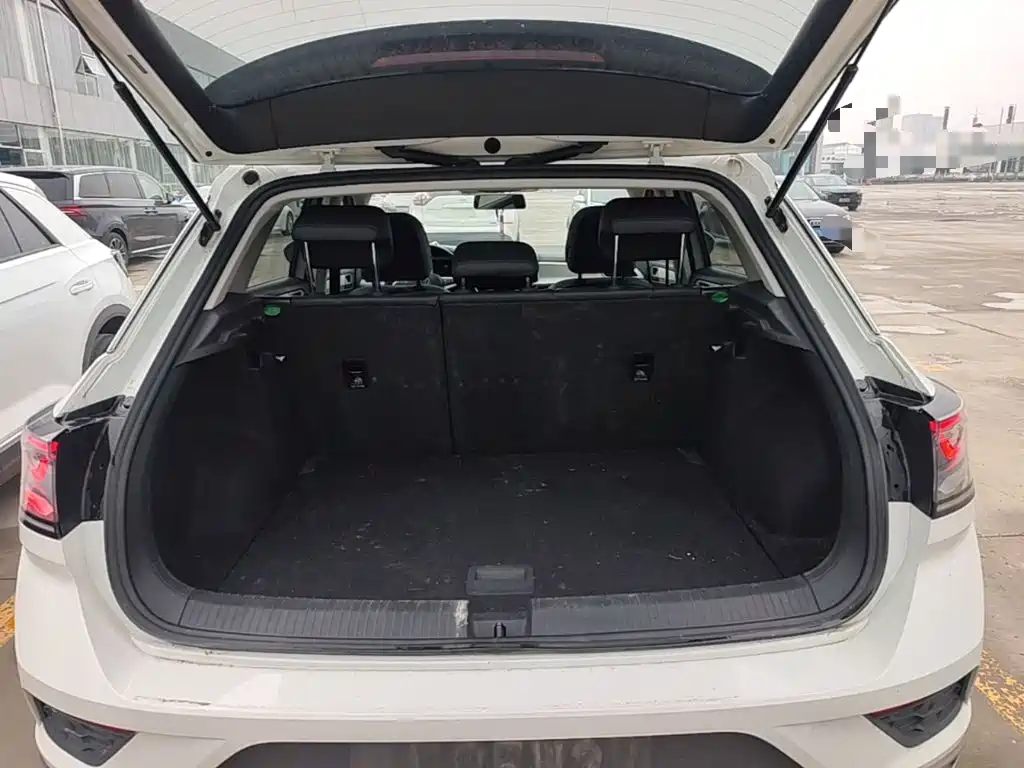 Volkswagen T-Roc — миниатюра 19