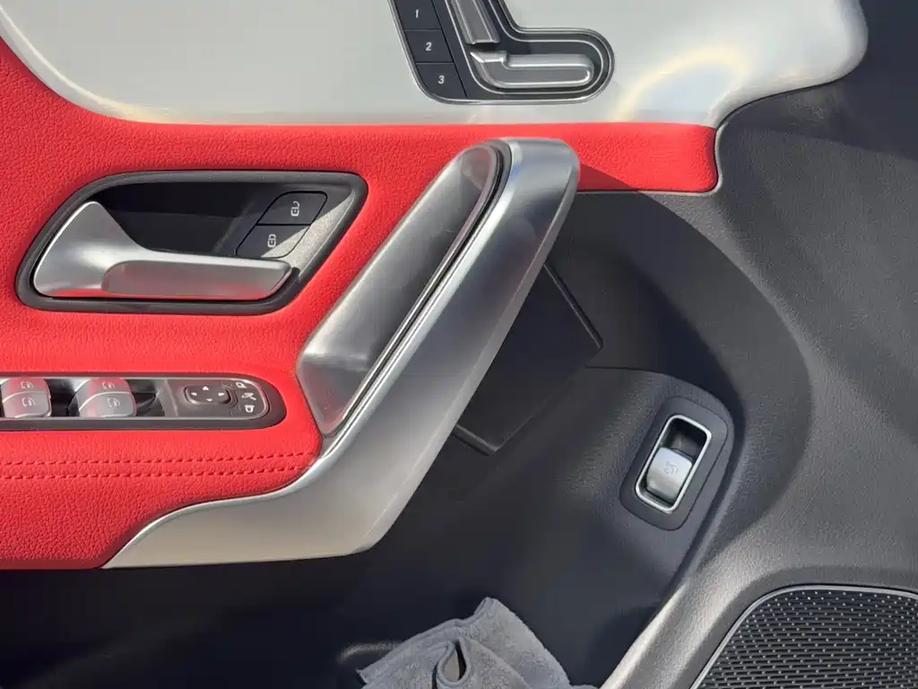 Mercedes-Benz CLA AMG — миниатюра 7