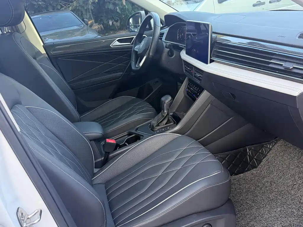 Volkswagen Tiguan L — миниатюра 11