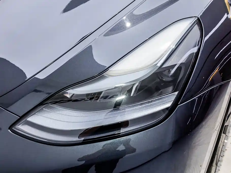 Tesla Model Y — миниатюра 33
