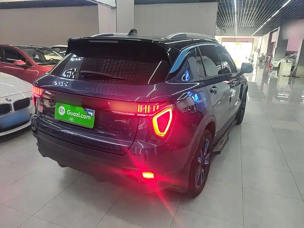 Lynk & Co 01 — миниатюра 7