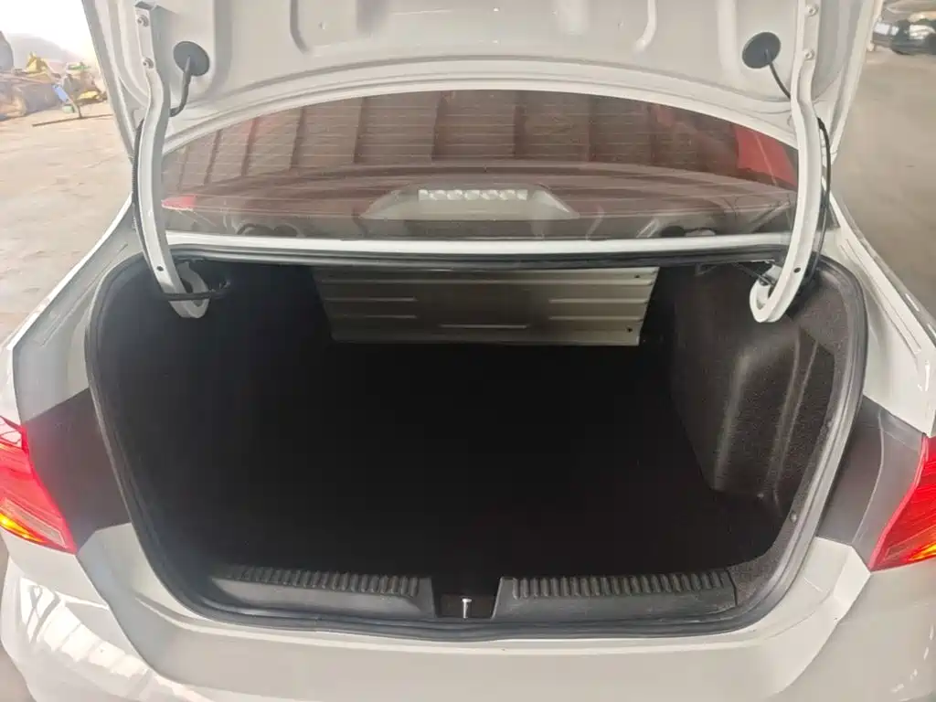 Volkswagen Jetta — миниатюра 19