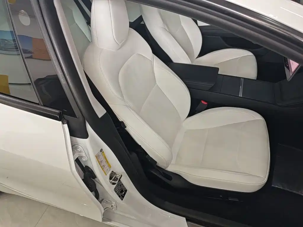 Tesla Model 3 — миниатюра 25