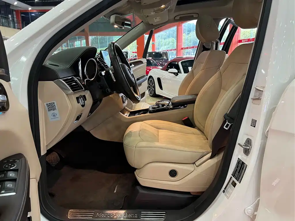 Mercedes-Benz GLS — миниатюра 8