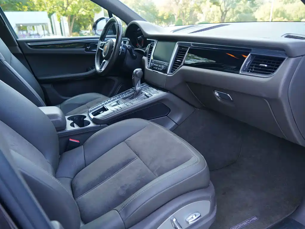 Porsche Macan — миниатюра 10