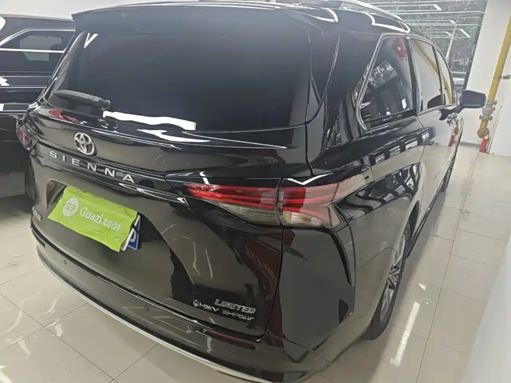 Toyota Sienna — миниатюра 7