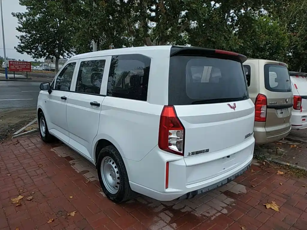 Wuling Hongguang PLUS — миниатюра 5