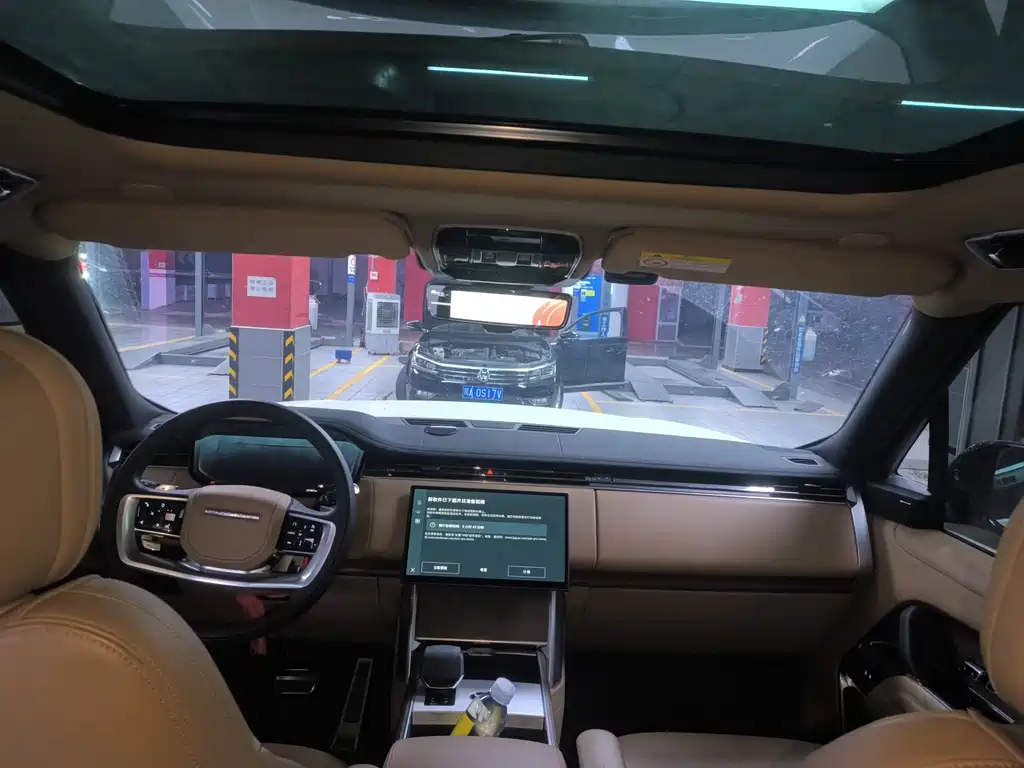 Land Rover Range Rover 2024 3.0 L6 400PS Long Wheelbase мест