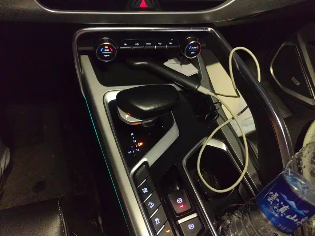 Geely Xingyue — миниатюра 15