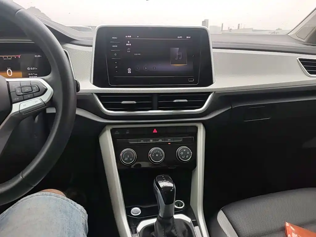 Volkswagen T-Roc — миниатюра 13