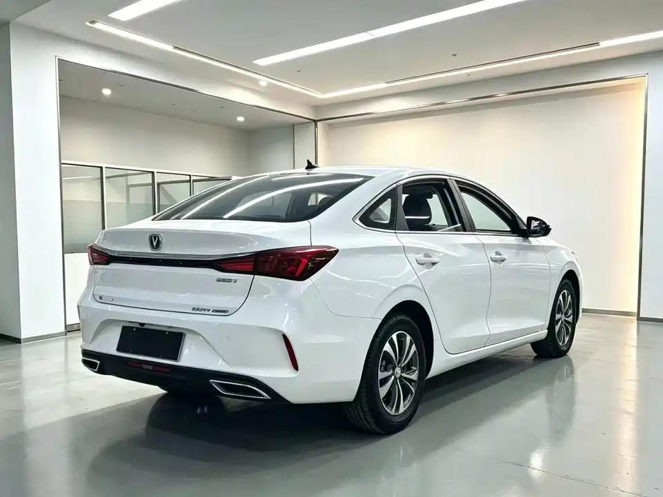 Changan Eado — миниатюра 6