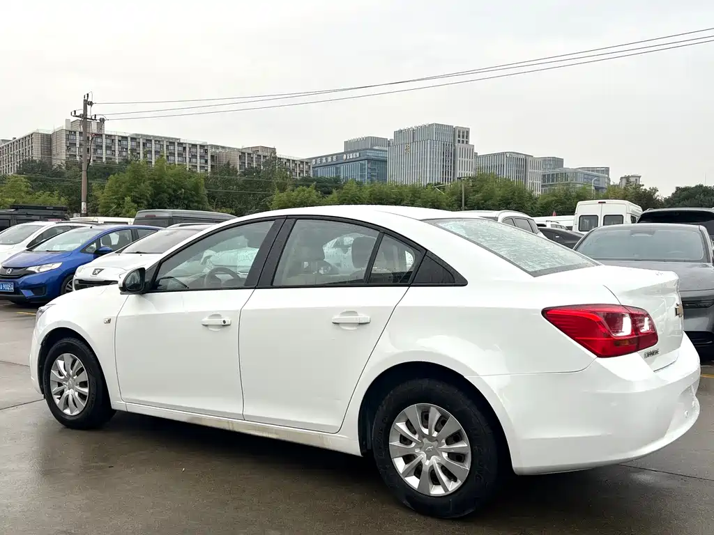 Chevrolet Cruze — миниатюра 11
