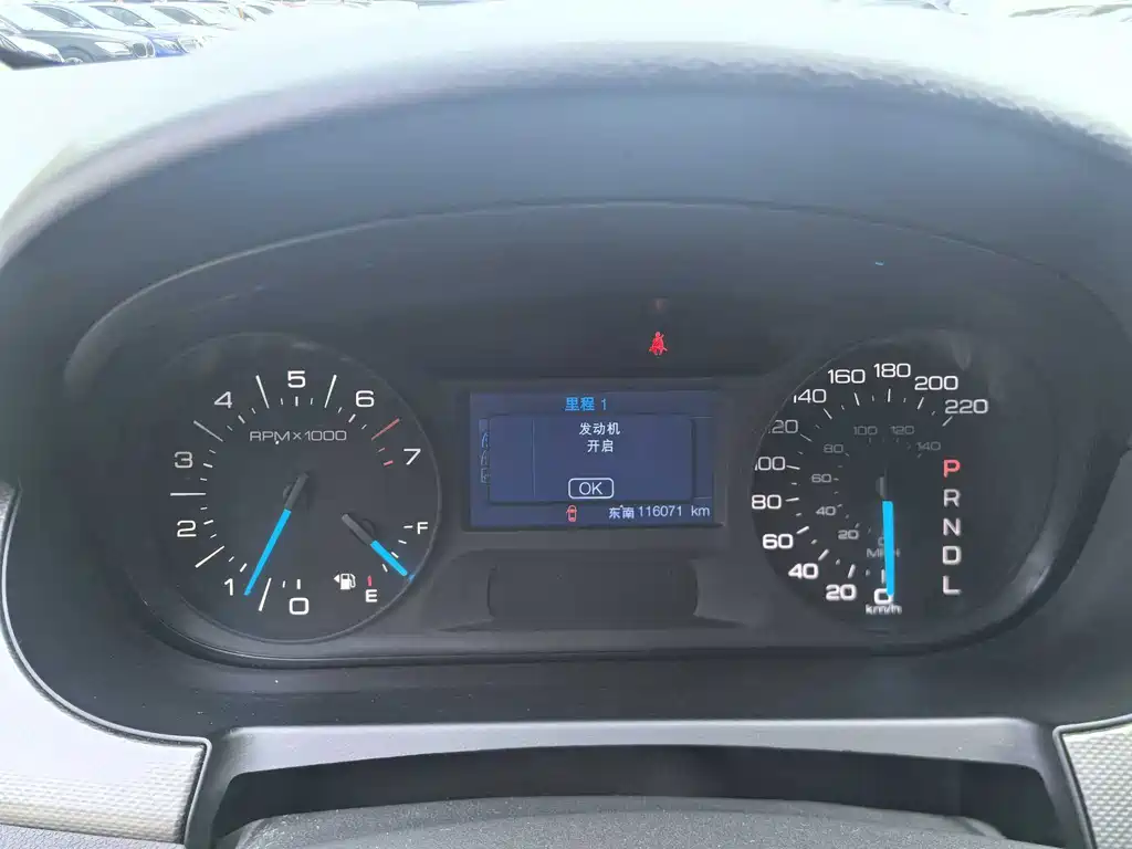 Ford Edge (Import) — миниатюра 17