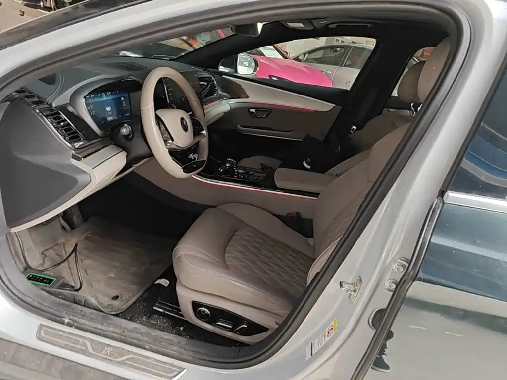 BYD Han — миниатюра 15