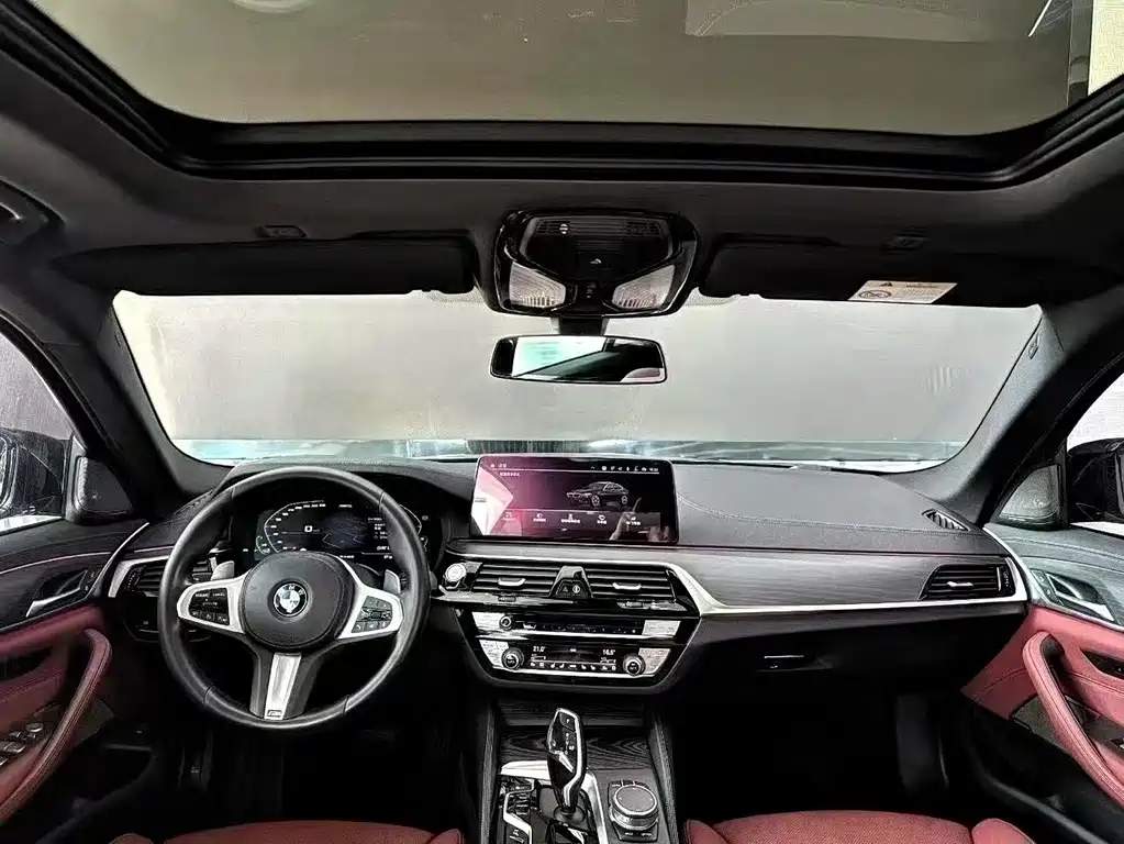 BMW 5 Series — миниатюра 7