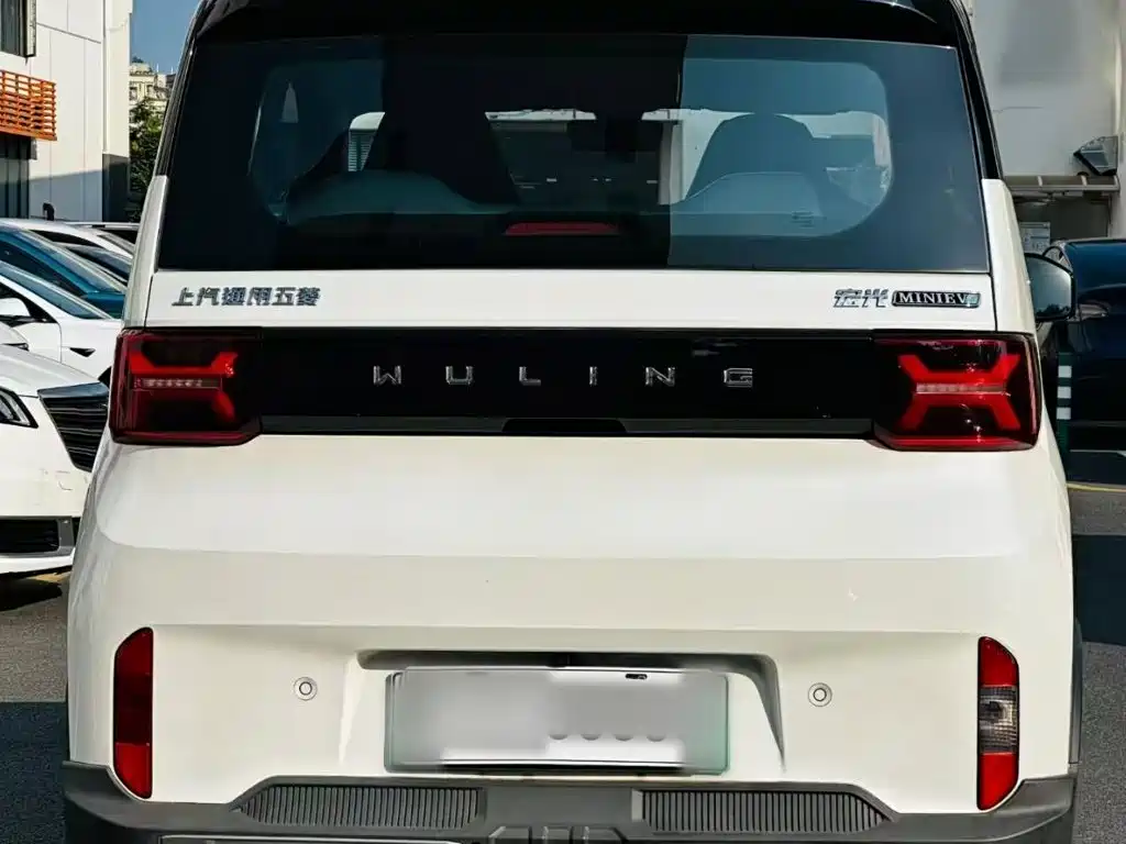 Wuling MINIEV — миниатюра 6