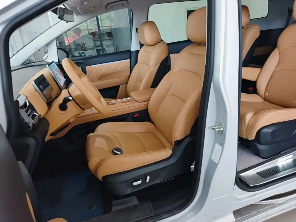 Wuling Xingguang 730 New Energy — миниатюра 15