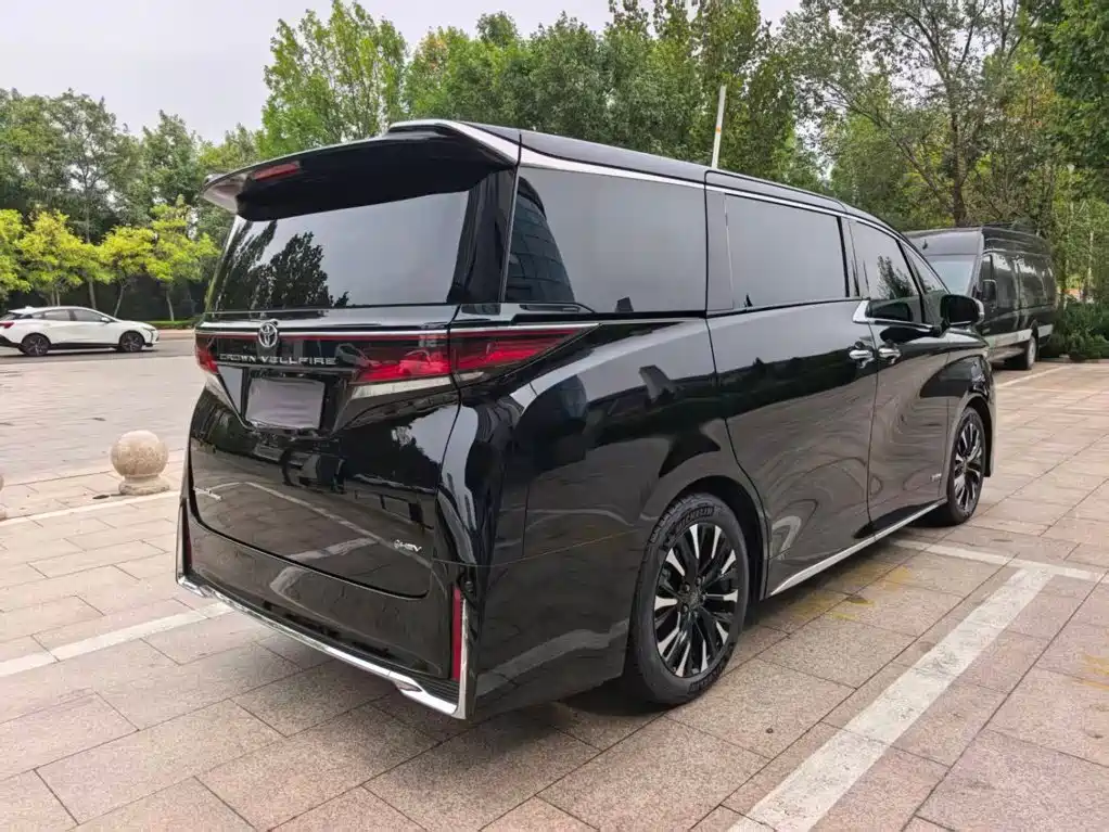 Toyota Vellfire — миниатюра 6