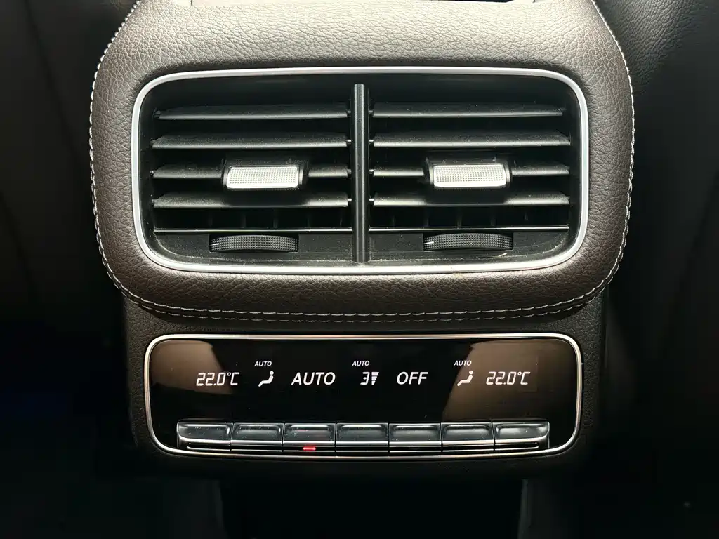Mercedes-Benz GLS — миниатюра 13