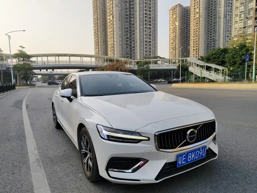 VOLVO S60