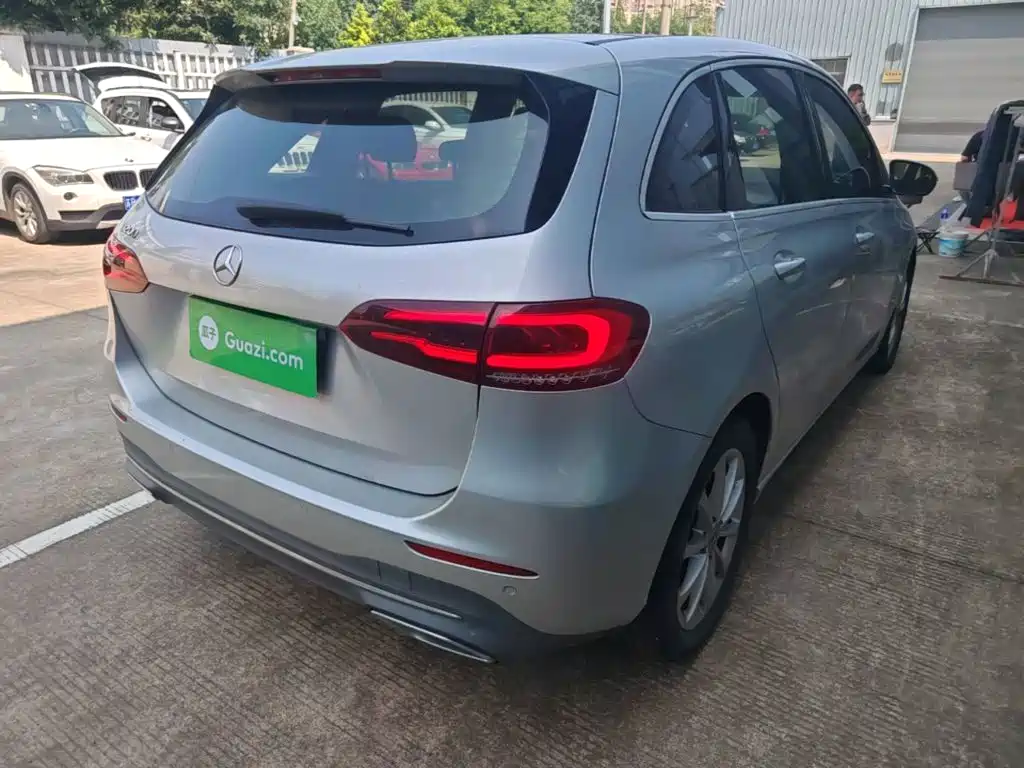 Mercedes-Benz B-Class — миниатюра 7