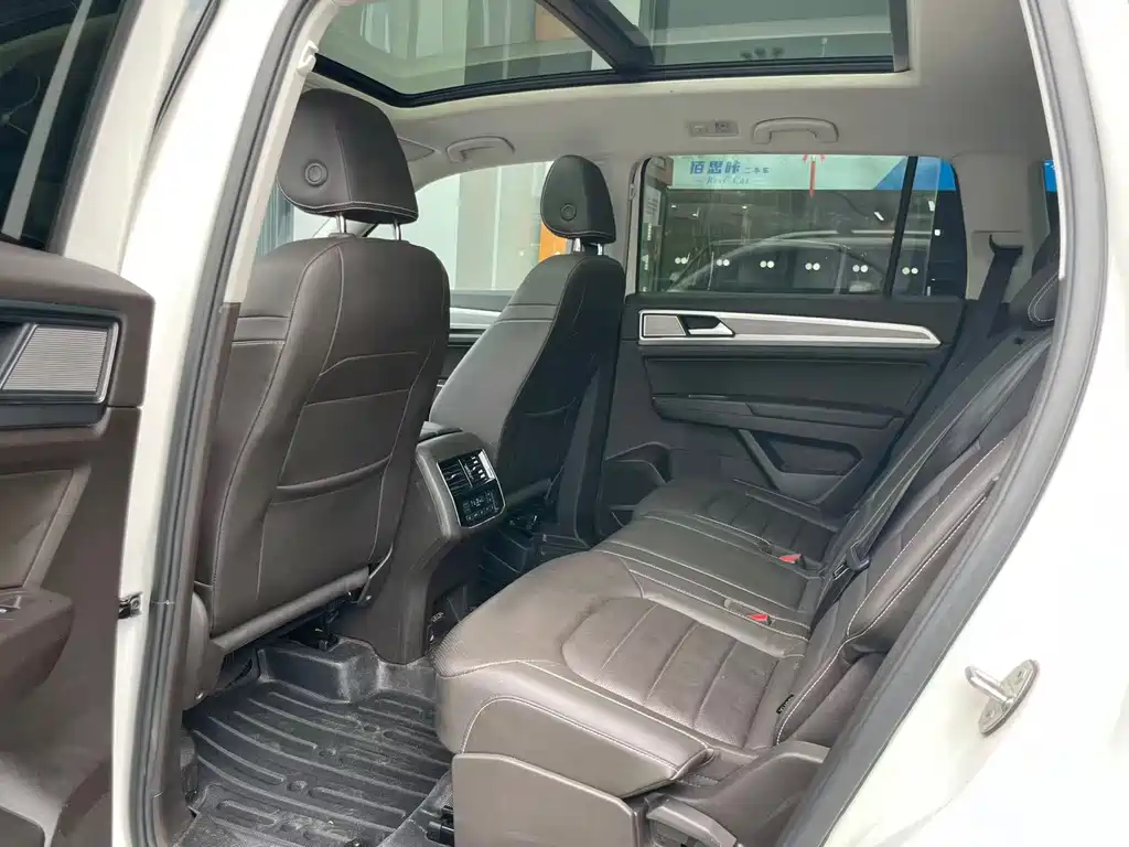 Volkswagen Teramont — миниатюра 14