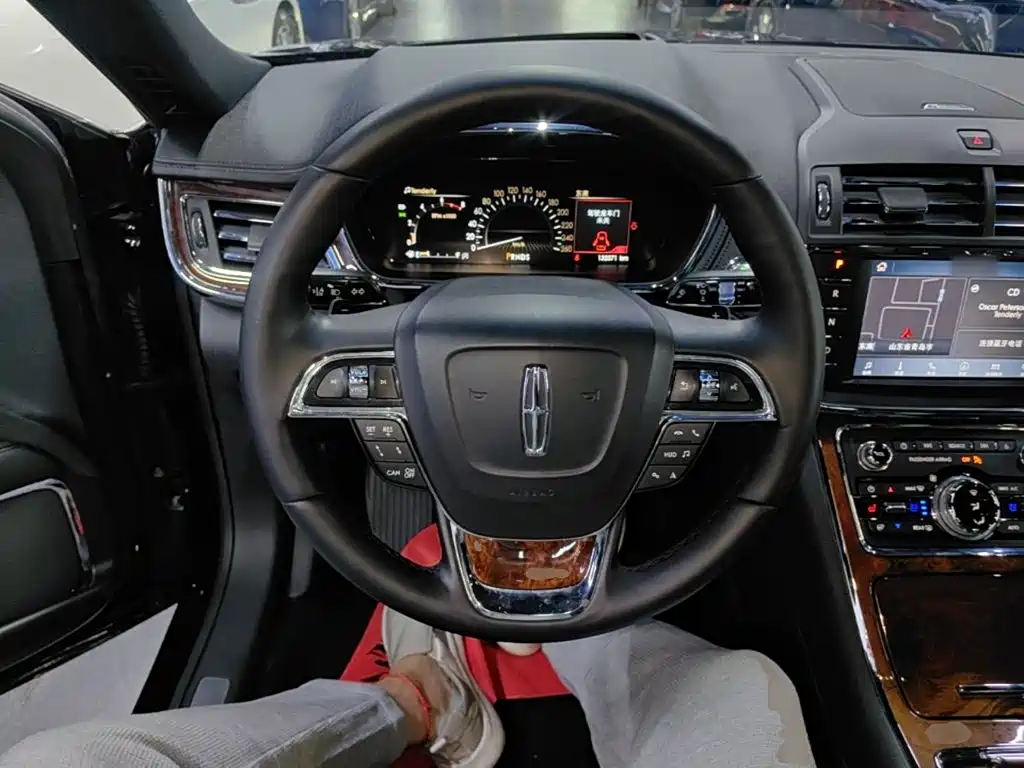 Lincoln Continental — миниатюра 11