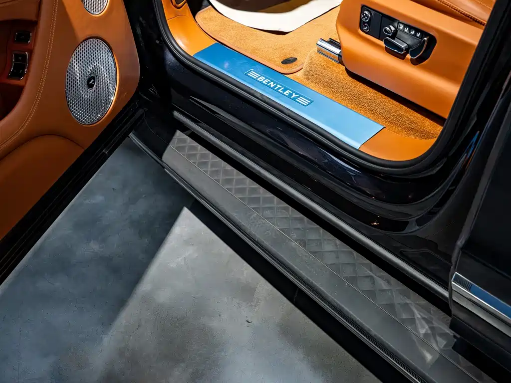 Bentley Bentayga — миниатюра 25