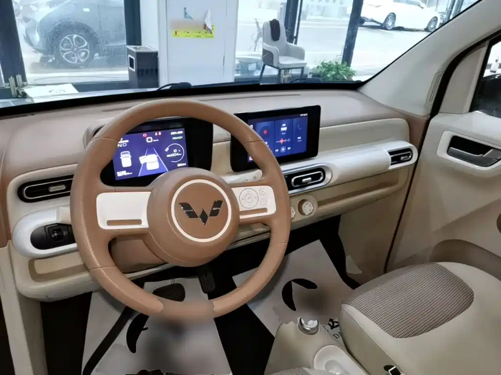 Wuling MINIEV — миниатюра 10