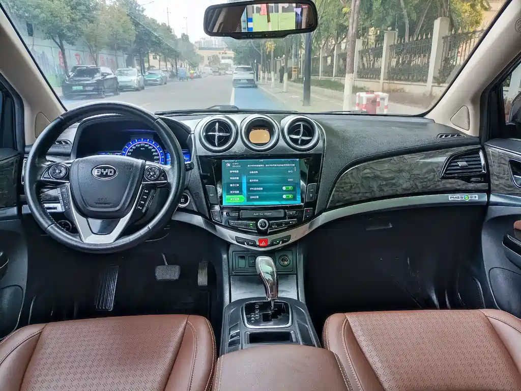 BYD S7