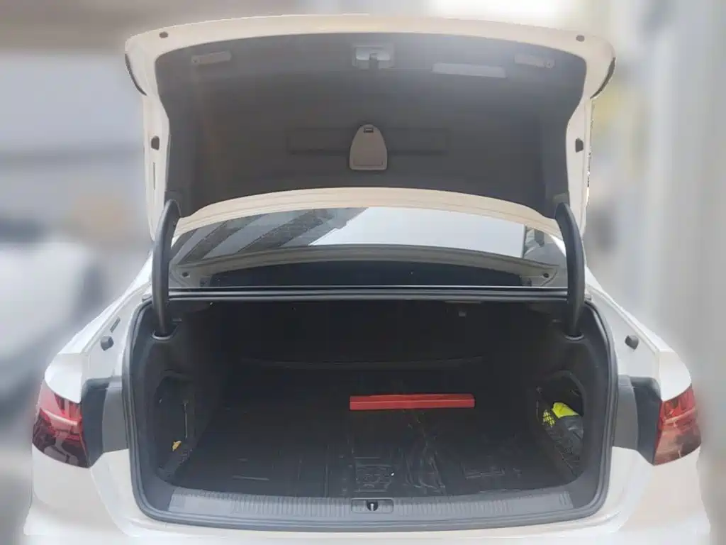 Audi A4L — миниатюра 24