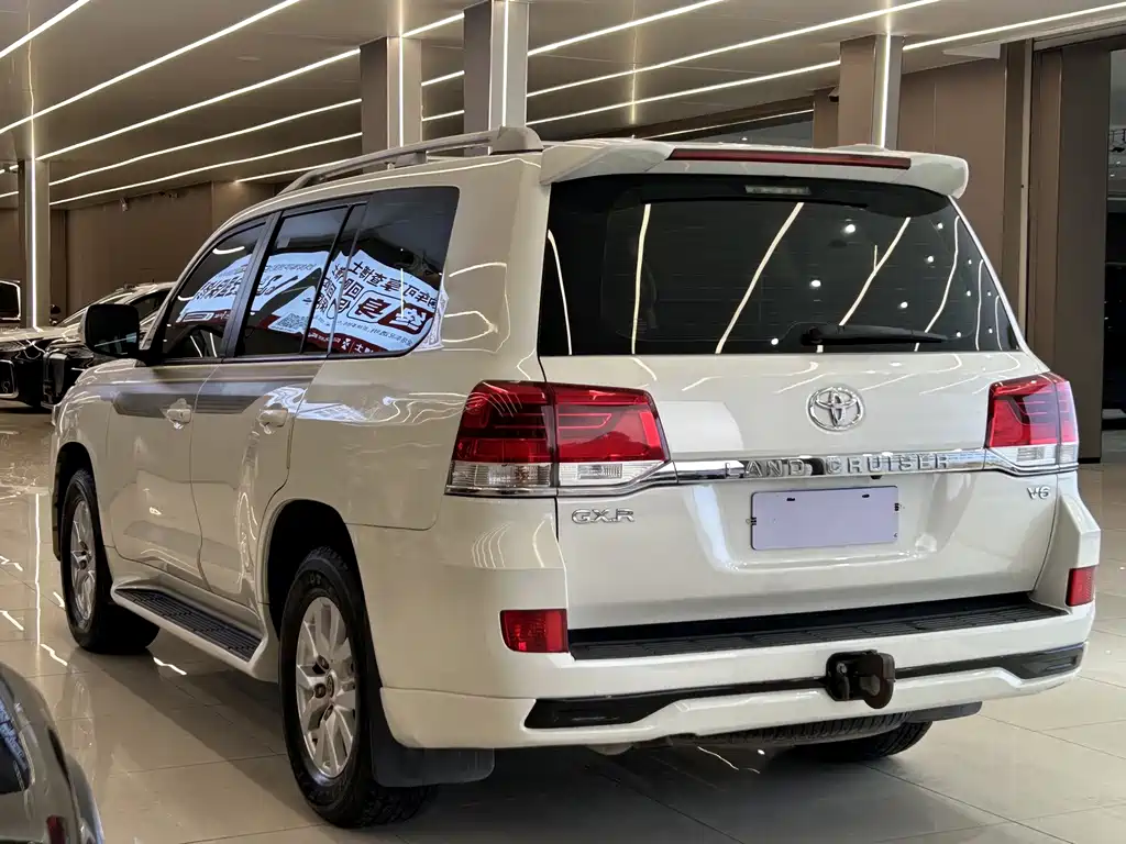 Toyota Land Cruiser — миниатюра 6