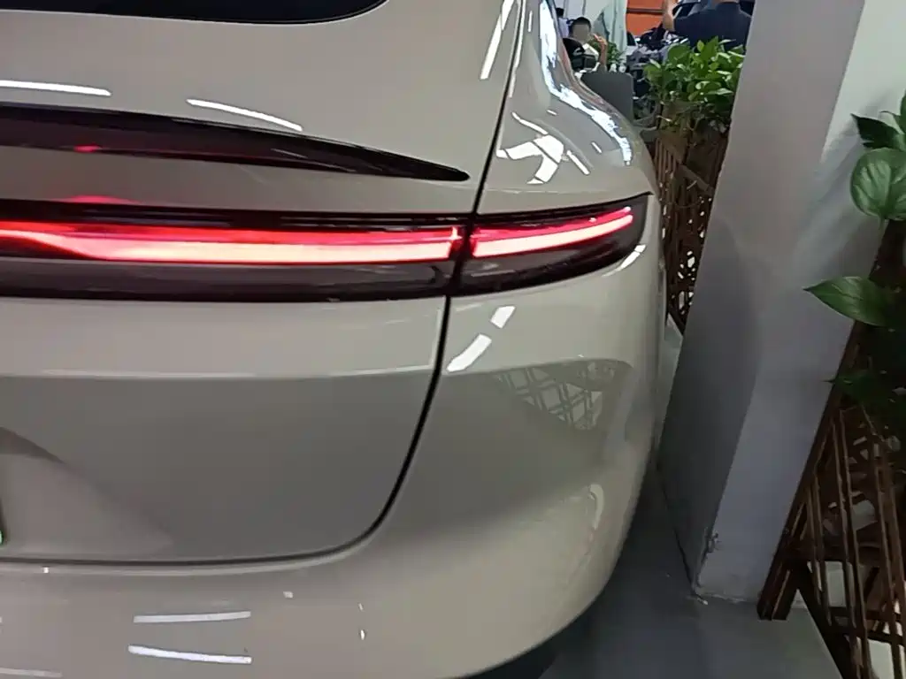 NIO ET5 — миниатюра 8