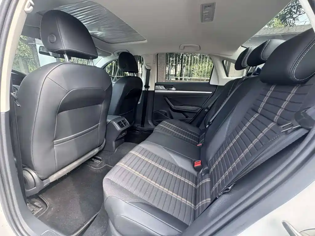 Volkswagen Lavida — миниатюра 4