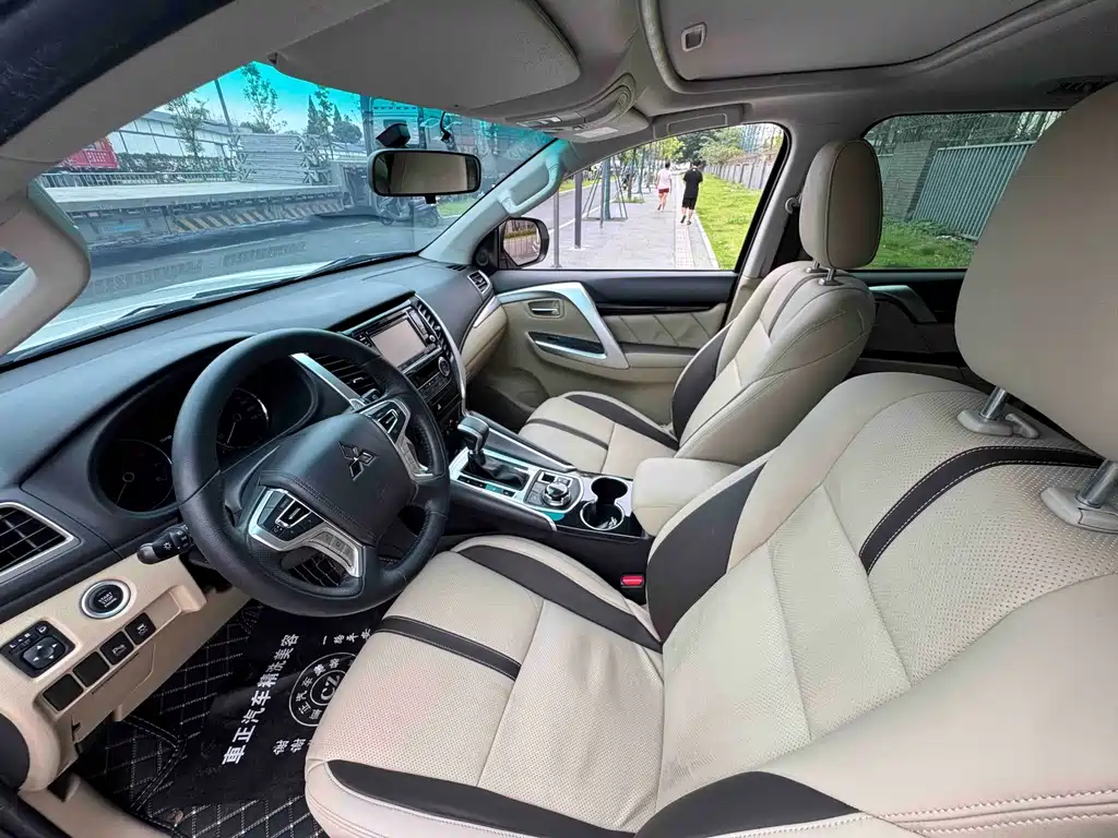 Mitsubishi Pajero Sport (Import) — миниатюра 4