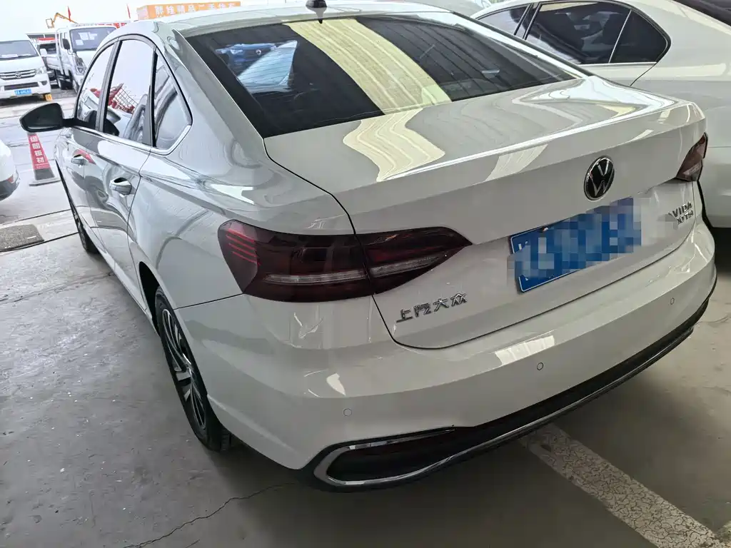 Volkswagen Lavida — миниатюра 4
